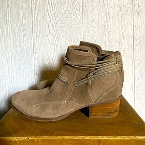 Women’s Vintage Suede Western Bootie - 9
